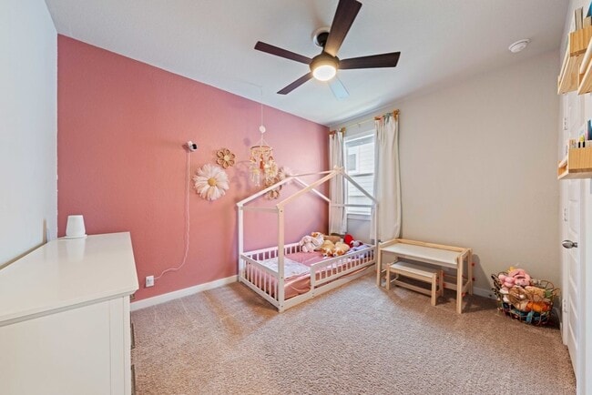 Building Photo - 1020 Highland Vista