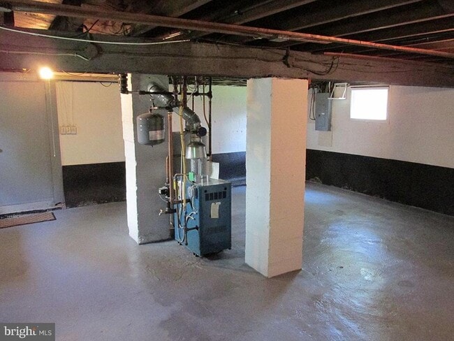 Building Photo - 5635 Oregon Ave