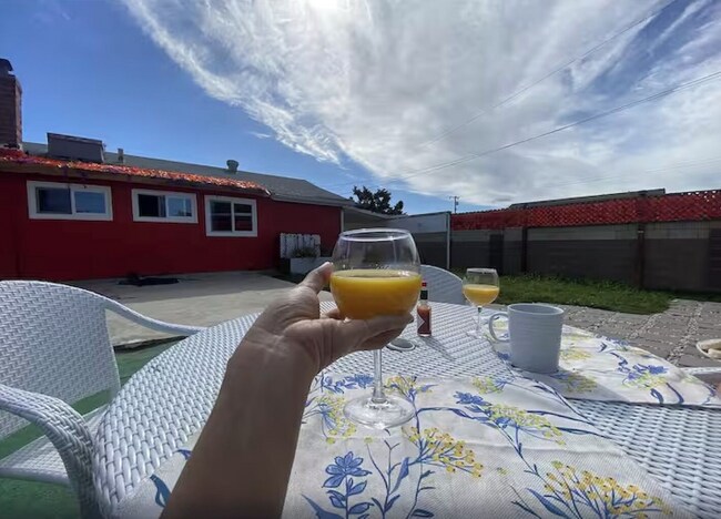 Building Photo - 8871 Belmont St