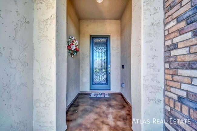 Building Photo - 16961 W Holly St