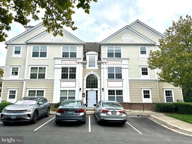 Building Photo - 164 Kendrick Pl