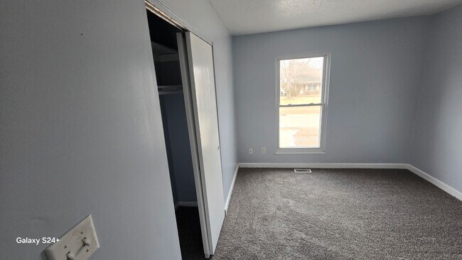 Building Photo - 5515 Dollar Hide S Dr