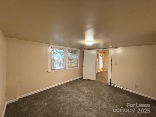 Building Photo - 1433 Pecan Ave