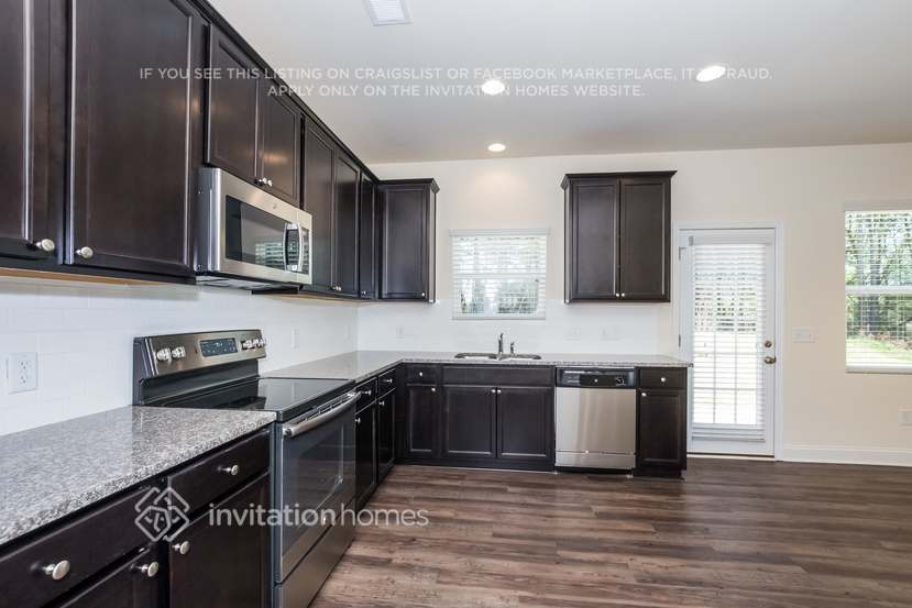 Building Photo - 9823 Maywine Cir