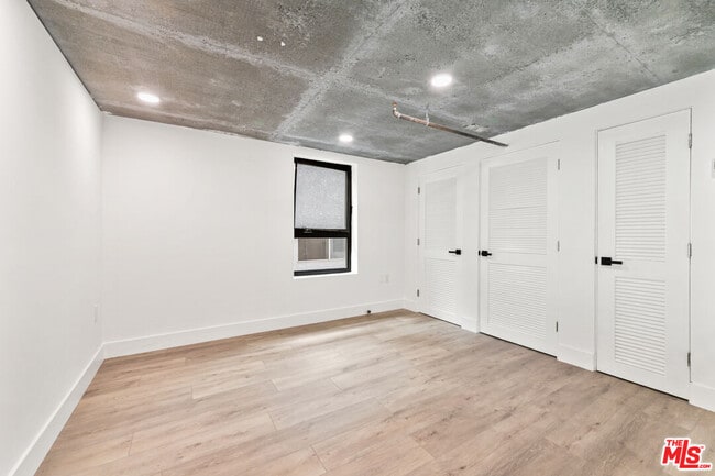 Building Photo - 11013 Hartsook St