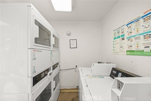 Building Photo - 1145 Roswell Ave