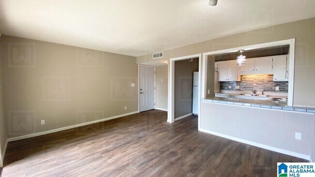 Building Photo - 1327 31st St S