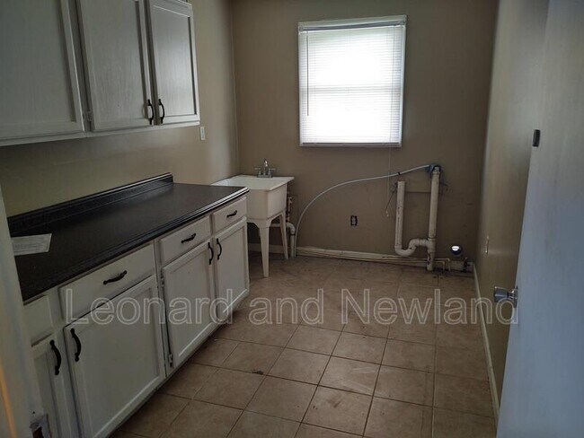 Building Photo - 17372 Leatherwood Rd