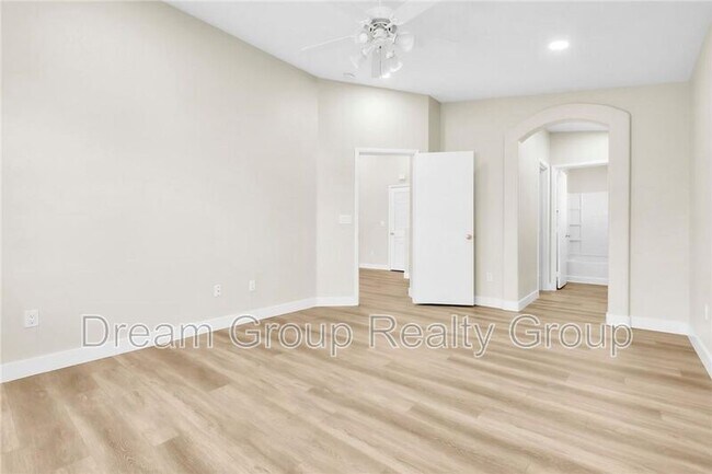 Building Photo - 8842 Duncan Barrel Ave