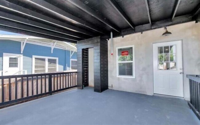 Building Photo - Boundary unit