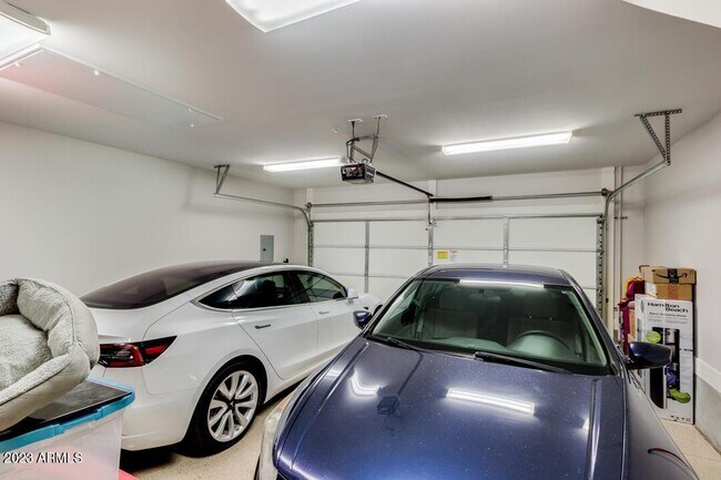 Building Photo - 816 N 3rd Ave