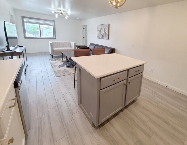 Building Photo - Remodeled Condo in Norman