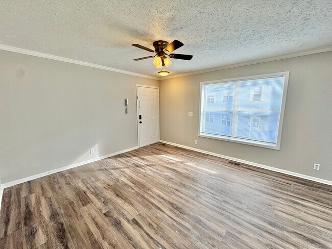 Building Photo - 1104 Mazatlan Cir