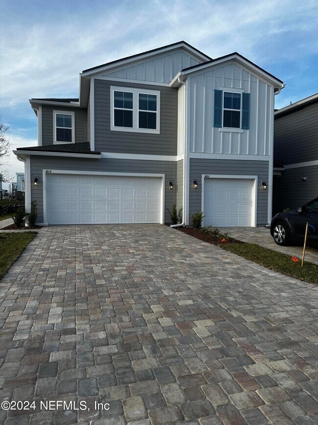 Building Photo - 315 Brandon Lks Dr