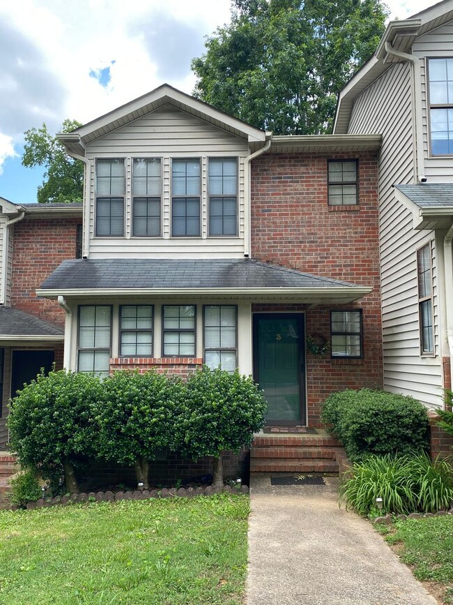 Primary Photo - Furnished 2 Bedroom 1.5 Bath townhouse, Mo...