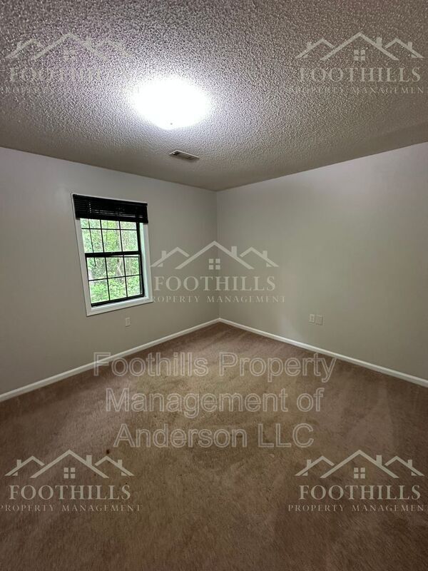Building Photo - 119 Woodland Dr
