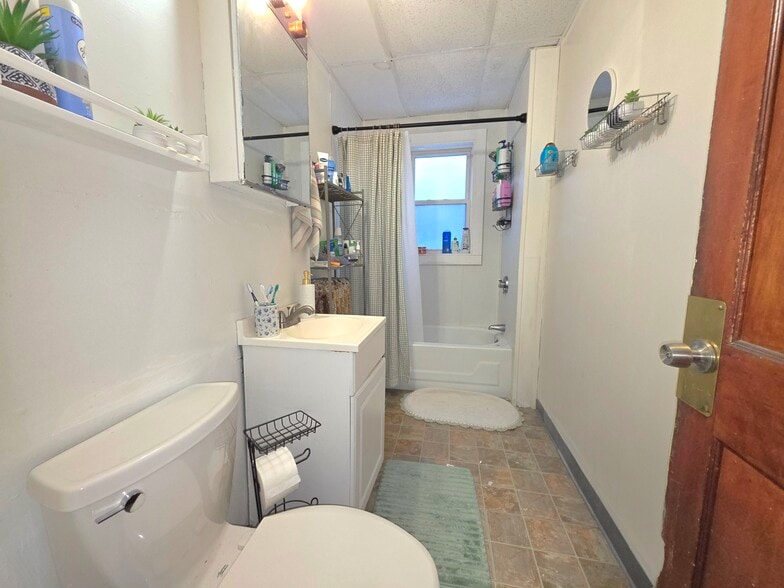 Building Photo - 27 Parker Hill Ave