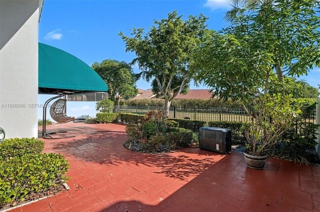 Building Photo - 6438 Via Rosa