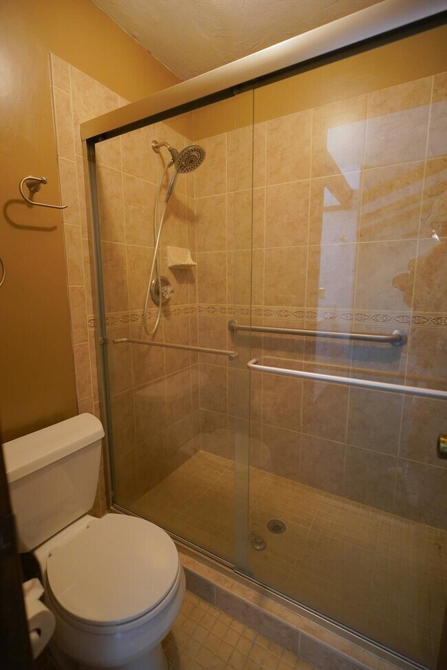 Building Photo - 1309 Domingo Dr