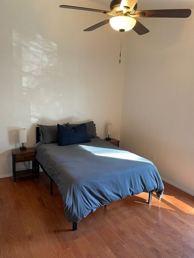 Building Photo - Prelease - 2bd/1.5ba Laminate flooring - Avail. June 2026