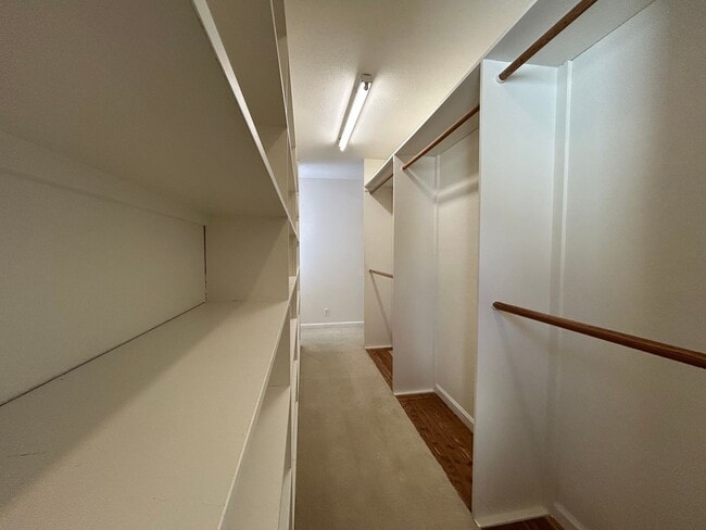 Building Photo - 2 Bed, 2.5 Bath Walnut Creek Home – Peacef...