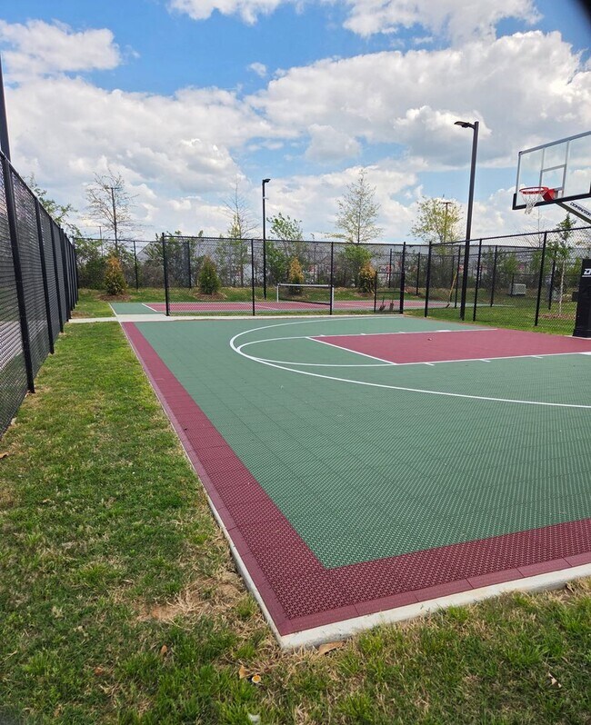 Building Photo - Welcome to Parkside of Lowell