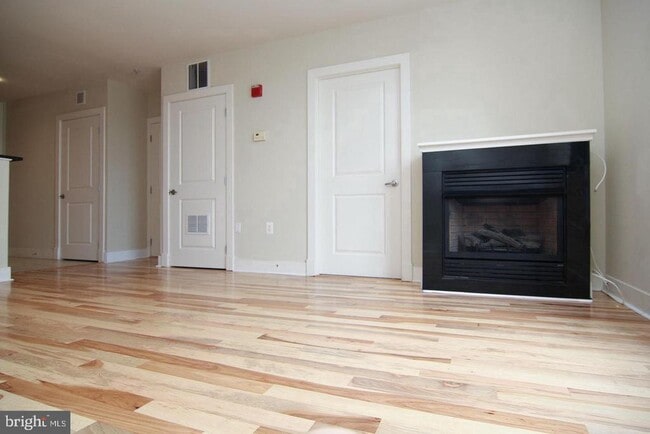 Building Photo - 1200 N Hartford St