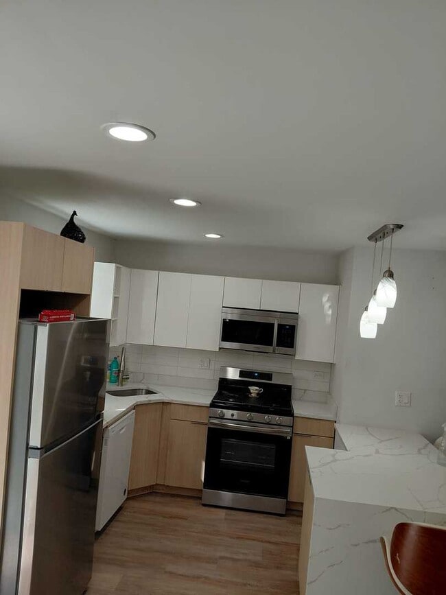 Building Photo - 22407 Strassburg Ave