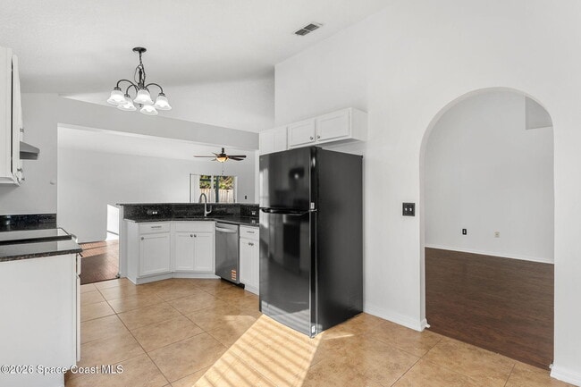 Building Photo - 4426 Four Lakes Dr