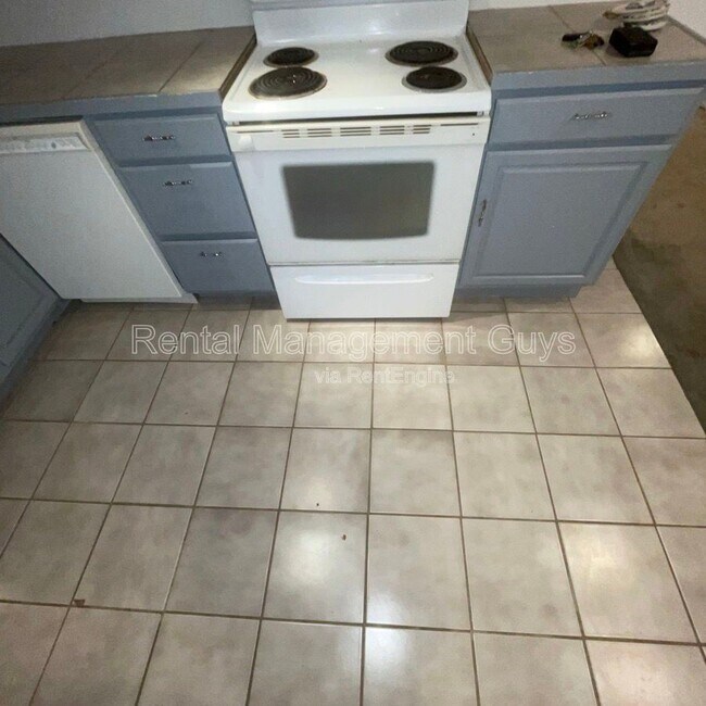 Building Photo - 2021 3rd Ave S