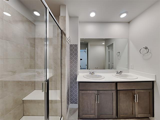 Building Photo - 604 Saddle Club Way