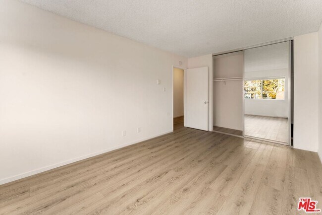 Building Photo - 1114 12th St