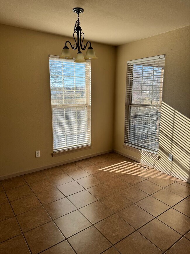 Building Photo - 403 Camel Ct