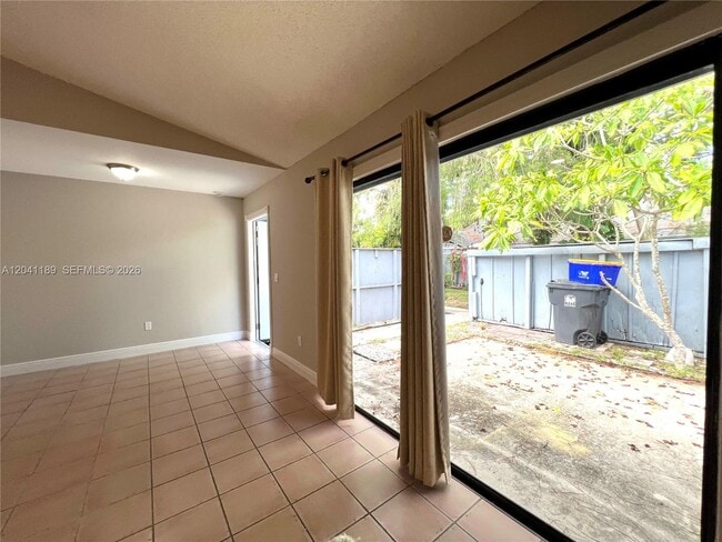 Building Photo - 1077 Goldenrod Rd
