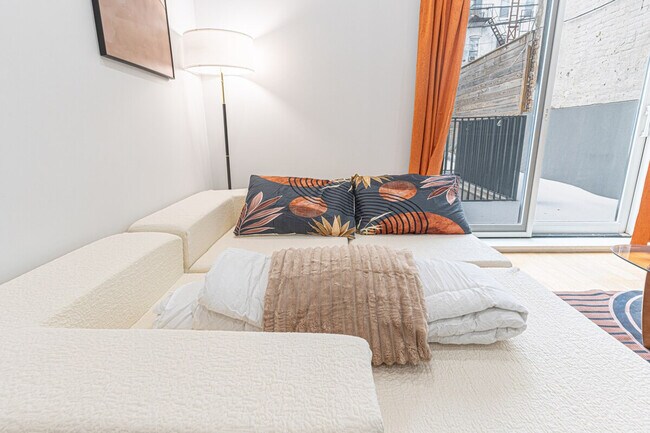 Building Photo - 1255 Decatur St