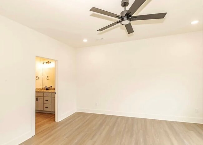 Building Photo - 252 Nebo St