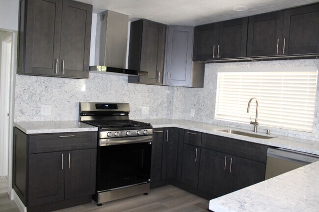 Building Photo - 2680 Appian Way