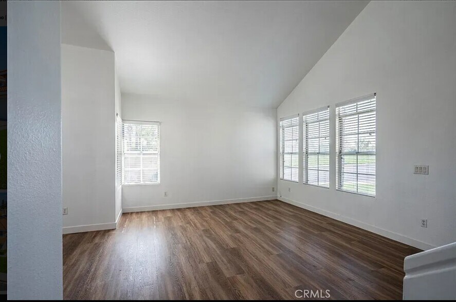 Building Photo - 28742 N Port Ln