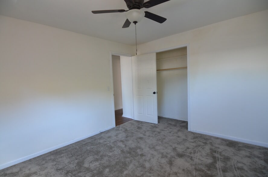 Building Photo - 7121 Delaware Ave