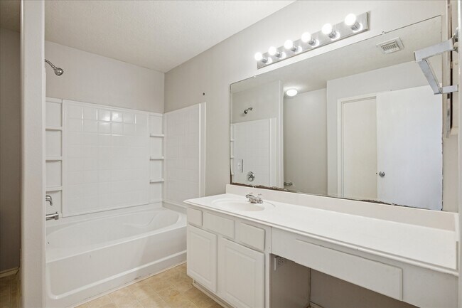 Building Photo - 448 Sandstone Creek Ln