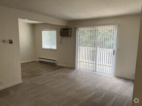 Building Photo - Top Floor End Unit Condo Campbell near Pru...