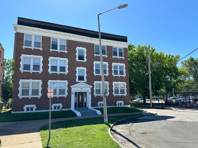 Primary Photo - 710 Leland Ave
