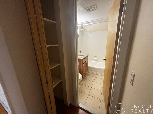 Building Photo - 110 Babcock St