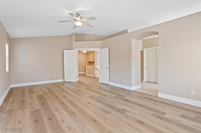 Building Photo - 1817 Tropical Breeze Dr