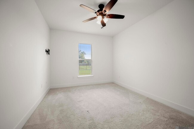 Building Photo - 39262 Bridge Path Ln