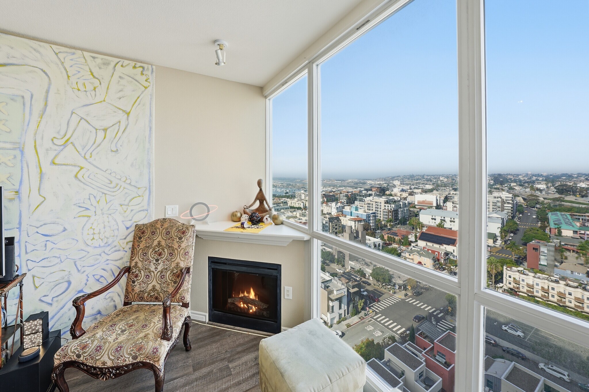 Building Photo - 300 W Beech St