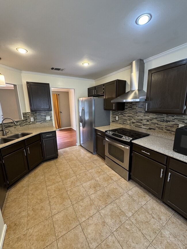 Building Photo - 13815 Stone Hollow