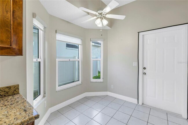 Building Photo - 4832 Queen Palm Terrace NE