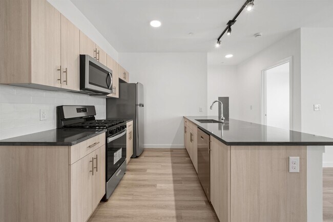 Building Photo - 117-121-121 Prospect Ave