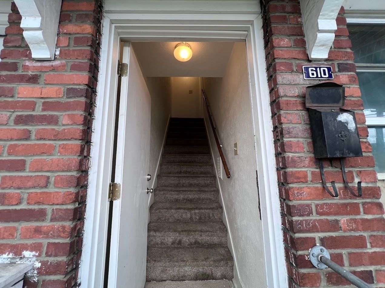 Building Photo - 610 Short St